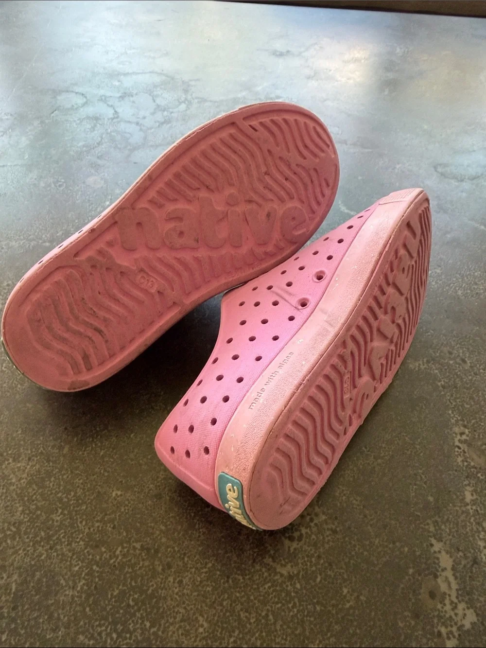 Native Kids Slip-On Water Shoes in Pink